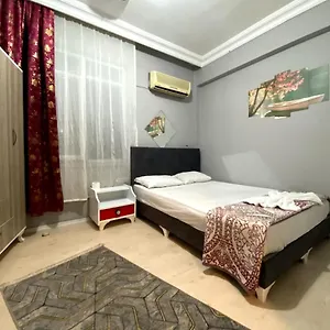  Guest house Red White House